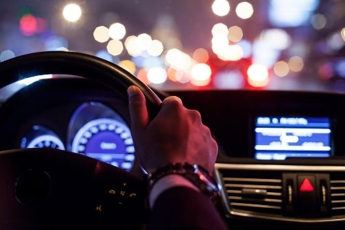 5 Tips to Stay Safe While Driving at Night