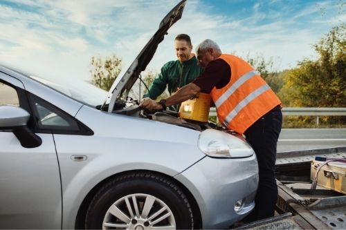 3 Reasons Your Insurance Policy Needs Roadside Assistance