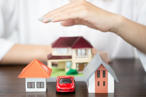 Dwelling Insurance vs. Homeowners Insurance